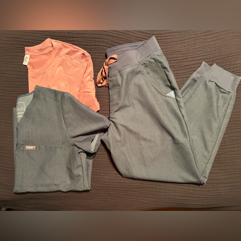 Figs Heather Denim mid-rise Zamora jogger and Caterina scrub top set